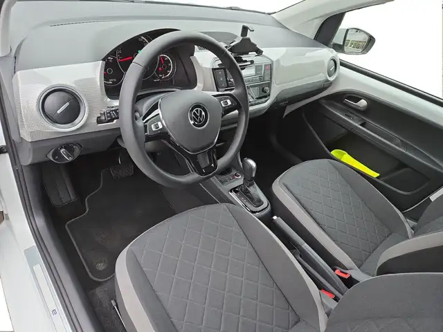 Volkswagen E-Up! view 4