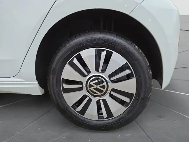 Volkswagen E-Up! view 15