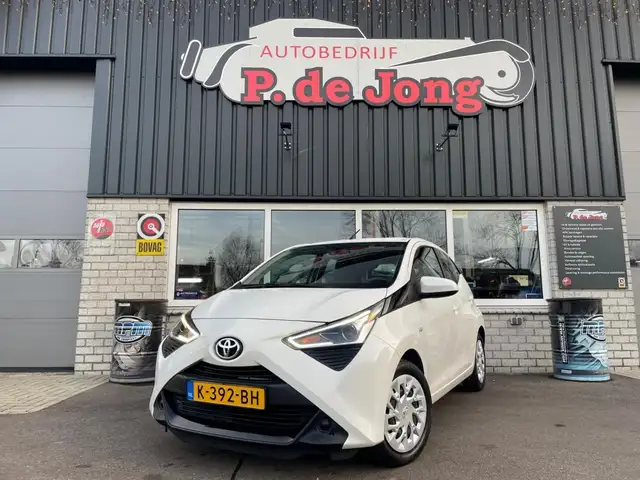 Toyota Aygo 1.0 VVT-I X-PLAY, Carplay, Camera, Isofix, Dealer