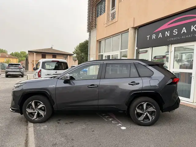 Toyota Rav4 view 5