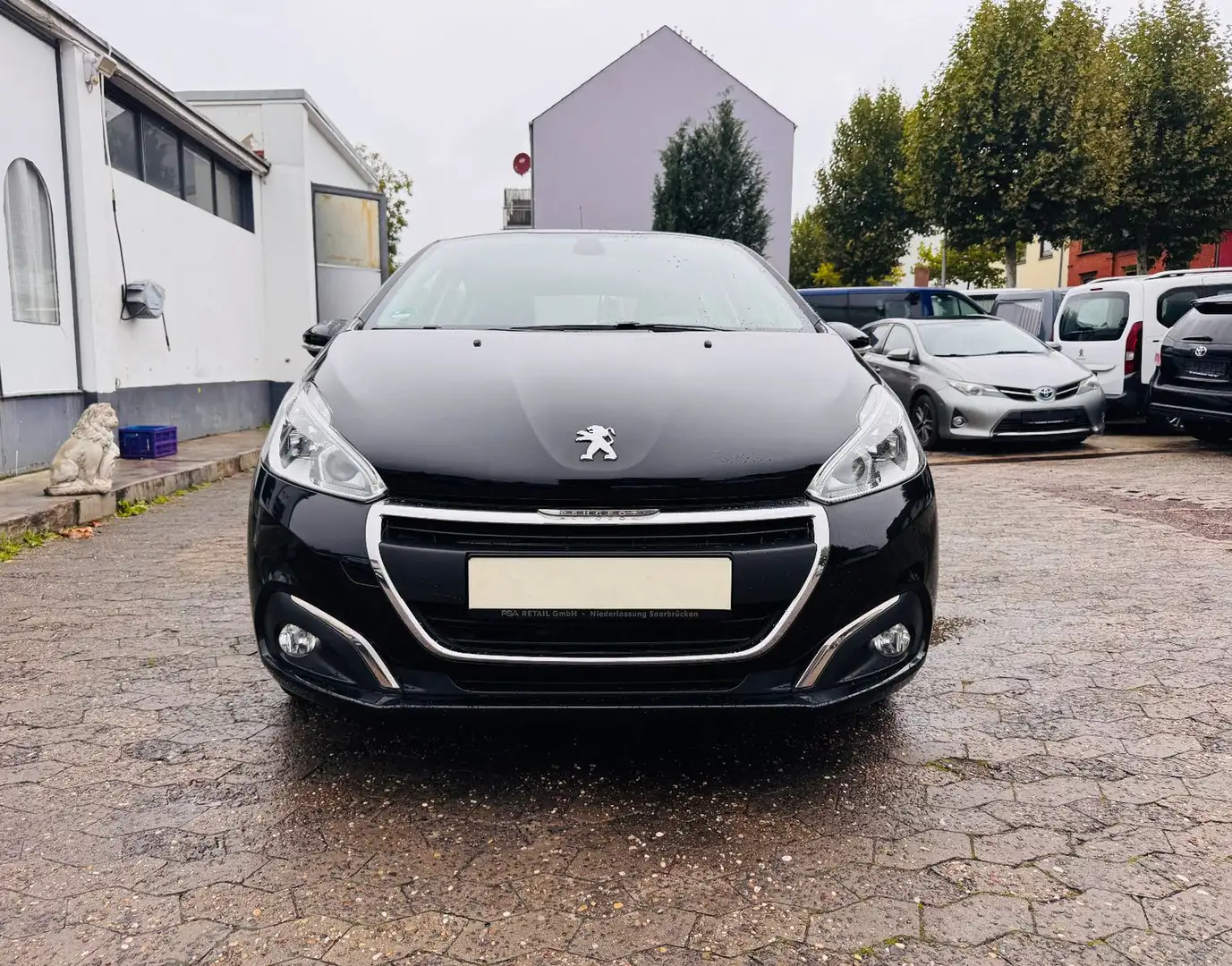 Peugeot 208 1.2 VTi Active Klima Sitzheizung Tempom. PDC Schwarz - 2