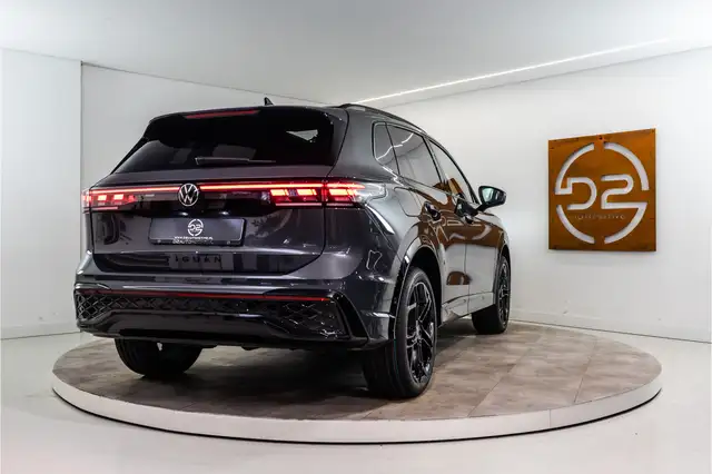 Volkswagen Tiguan view 5