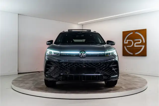 Volkswagen Tiguan view 8