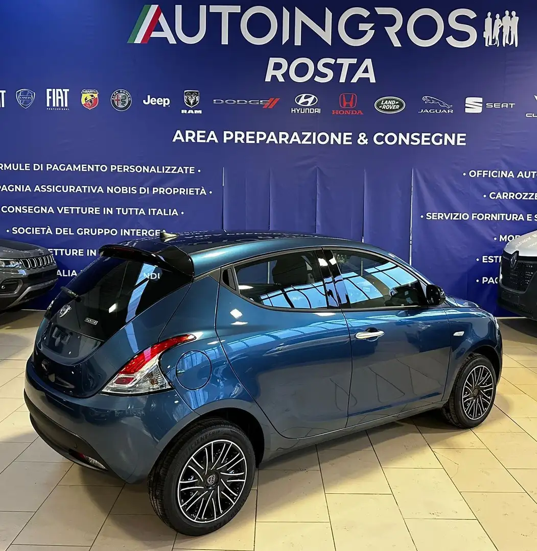 Lancia Ypsilon 1.0 firefly hybrid Oro 70CV KM0 PRONTA CONSEGNA Rosso - 2