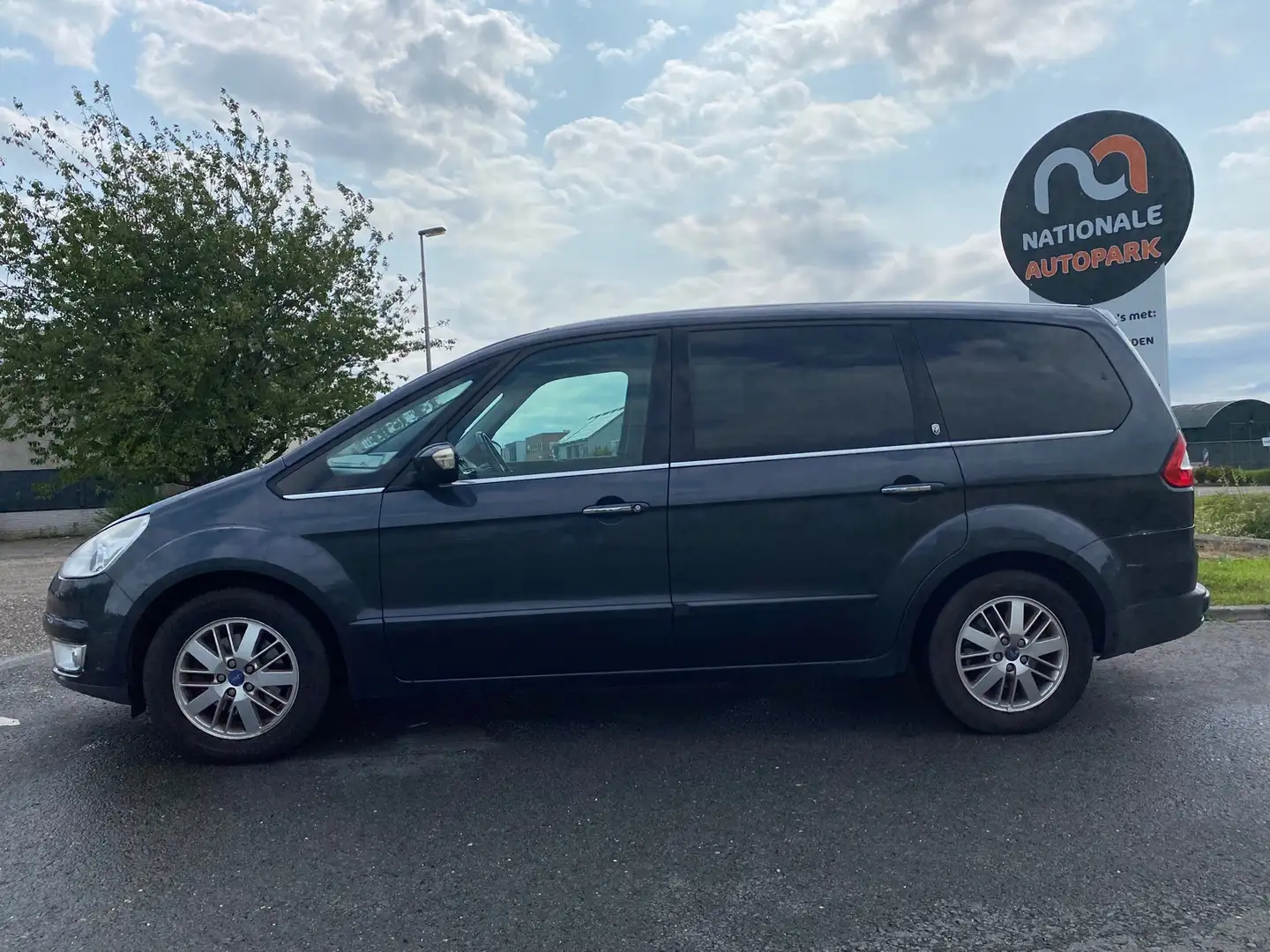 Ford Galaxy 2.0-16V Ghia * 7P * AIRCO * CRUISE * EXPORT & HAND Grijs - 2