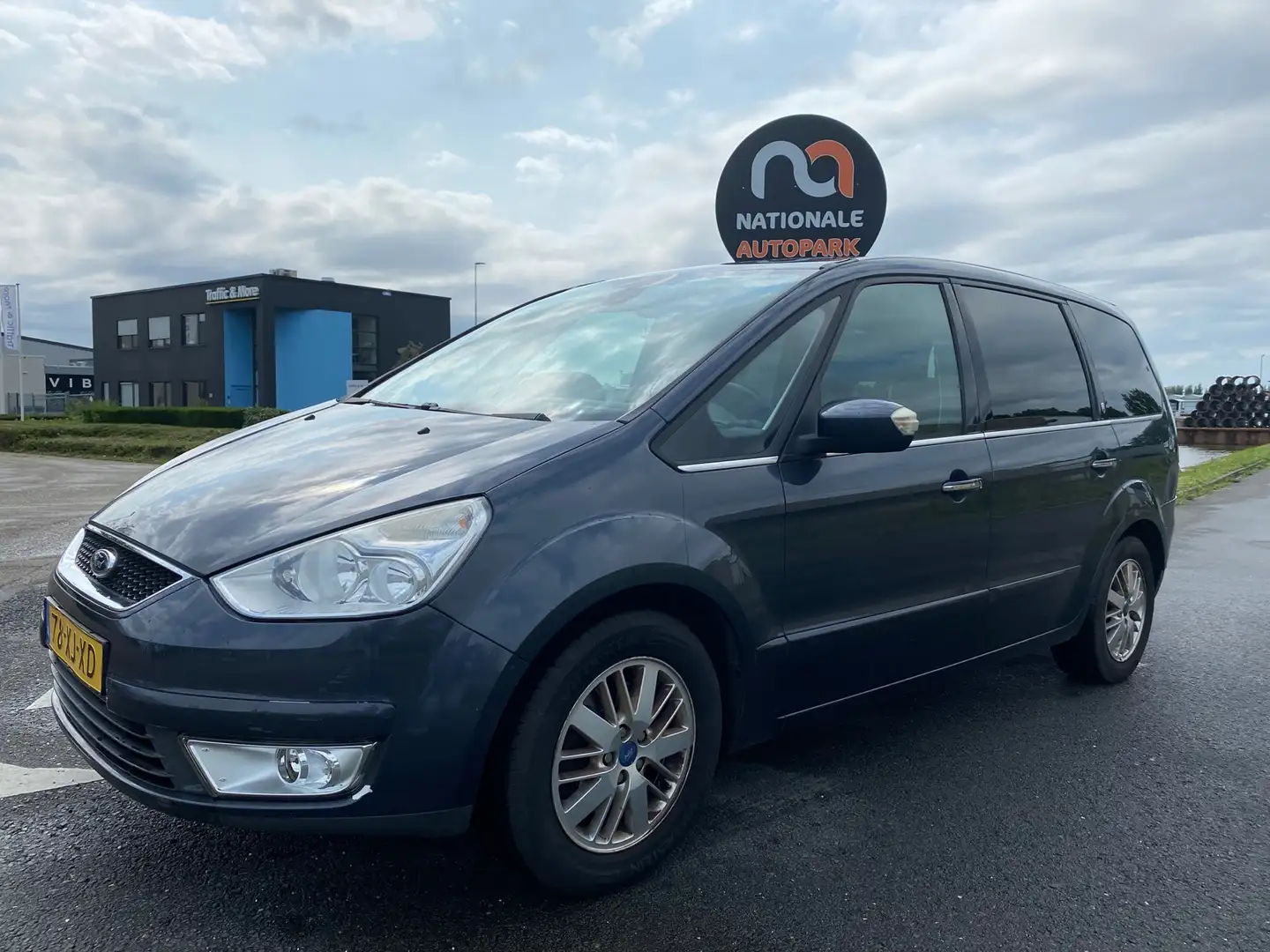 Ford Galaxy 2.0-16V Ghia * 7P * AIRCO * CRUISE * EXPORT & HAND Grijs - 1