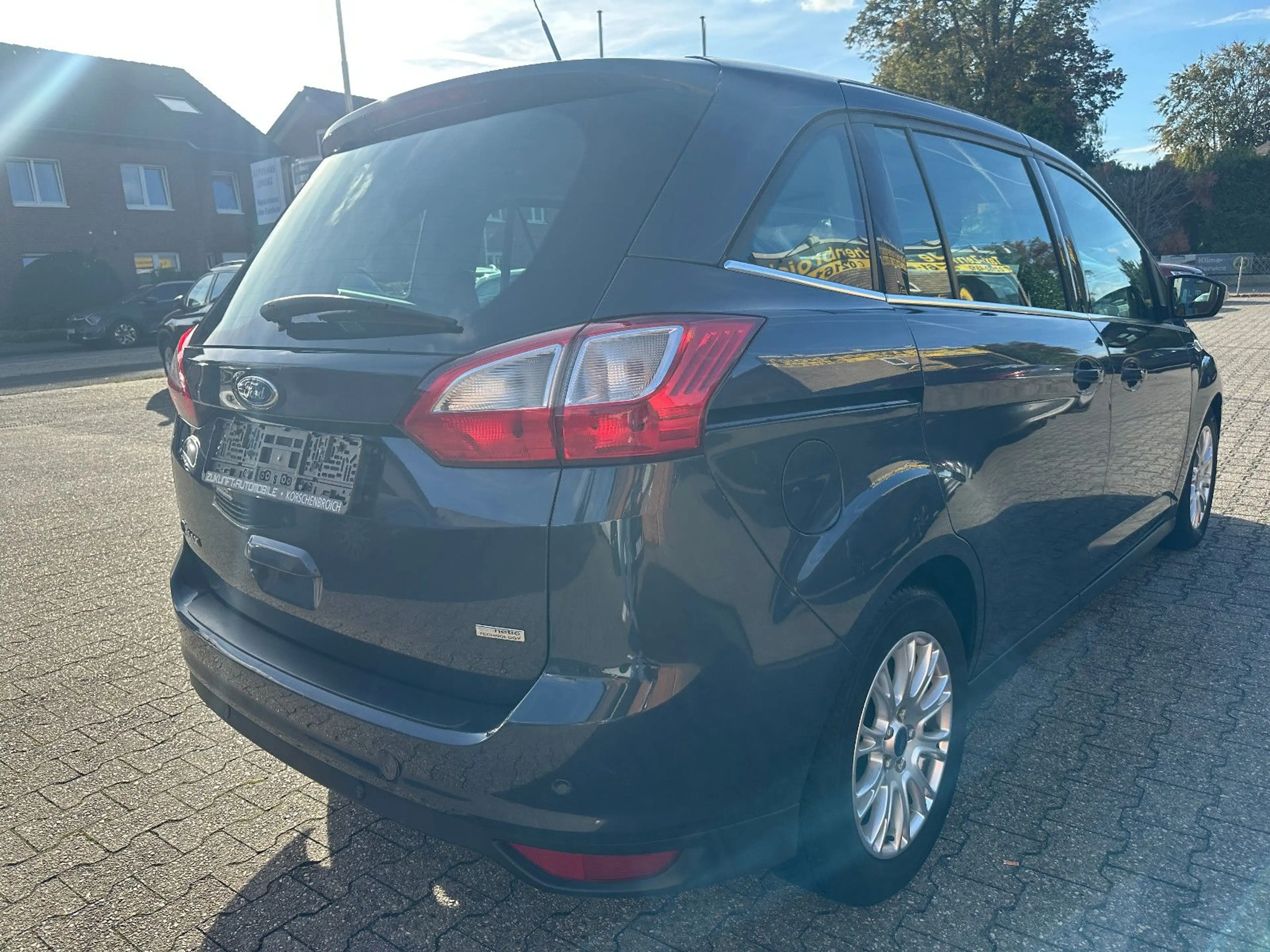 Ford Grand C-Max Titanium /KAMERA/CARPLAY/ *7 SITZER* — photo 4