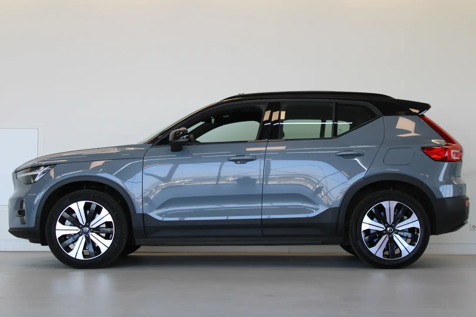 Volvo XC40 Recharge 231PK Ultimate Panoramadak | Trekhaak | H Gris - 2