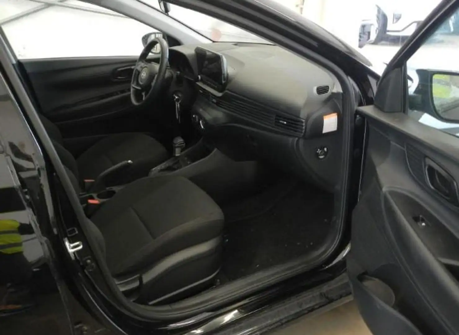 Hyundai i20 1.0 T-GDI 48V DCT Connectline 100 cv Nero - 2
