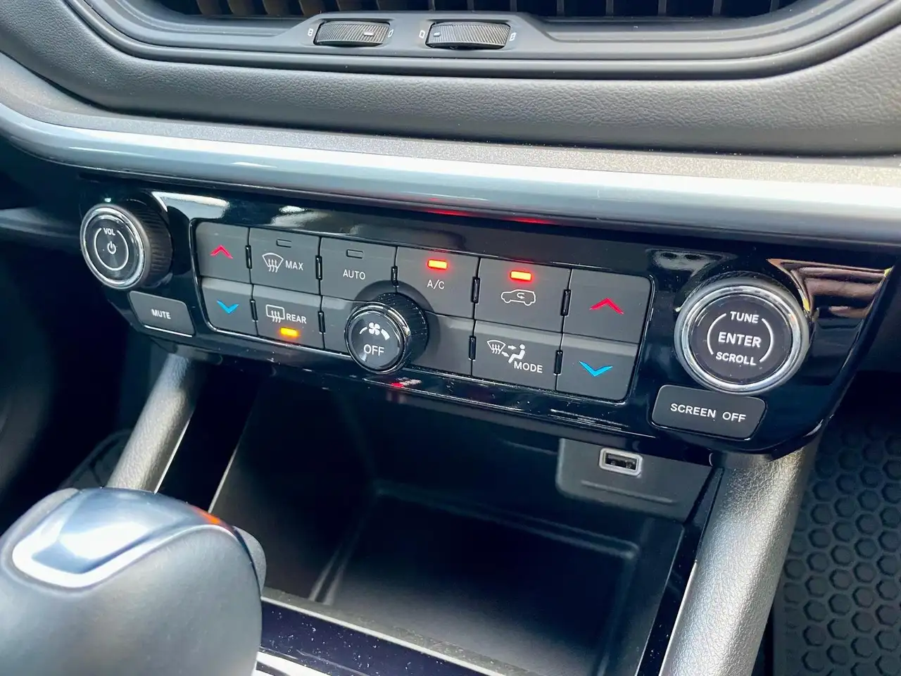 Jeep Compass AT 1.5 GSE 48V e-DCT Altitude 360°KAMERA 25