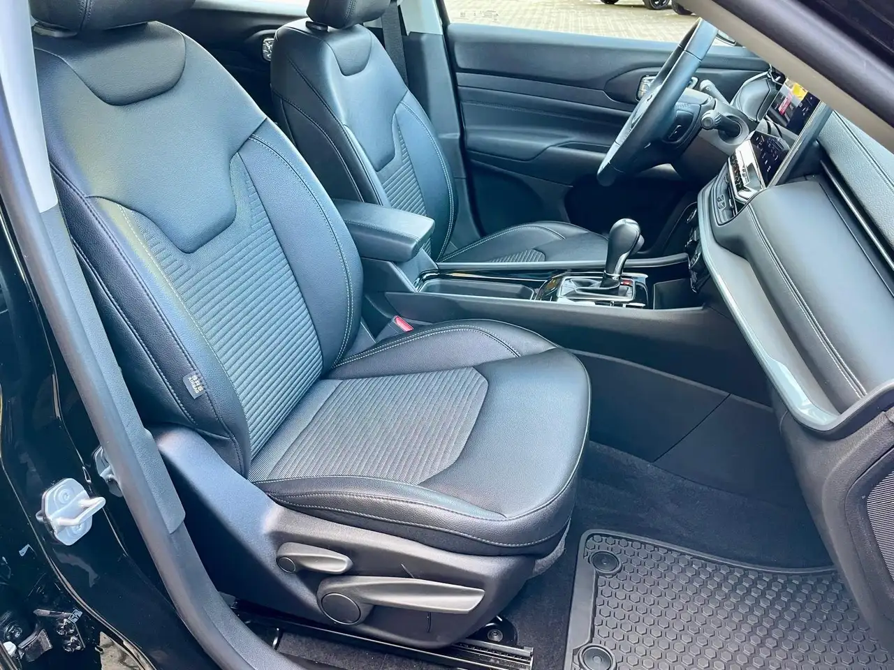 Jeep Compass AT 1.5 GSE 48V e-DCT Altitude 360°KAMERA 29