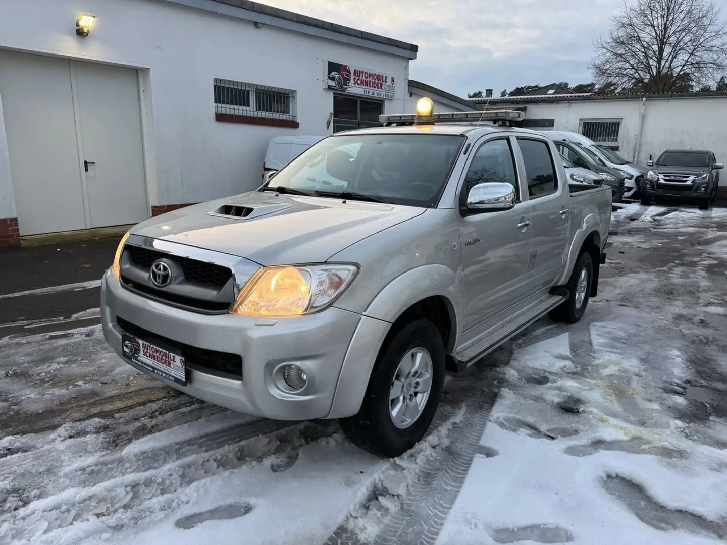 Toyota Hilux Double Cab Life 4x4 Silber - 2