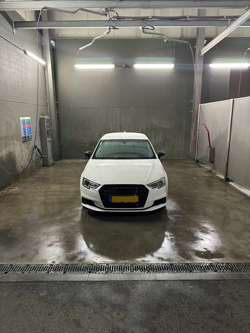 Audi A3 1.6 TDI Sportback S tronic design - 2
