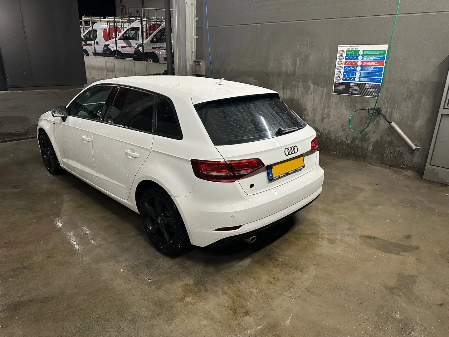 Audi A3 1.6 TDI Sportback S tronic design - 1