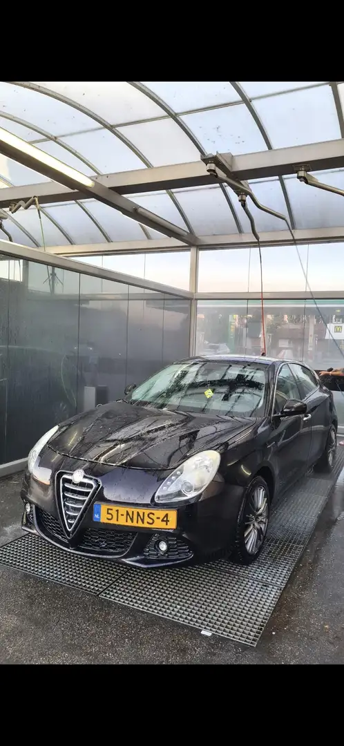 Alfa Romeo Giulietta 1.4 T Distinctive Černá - 2