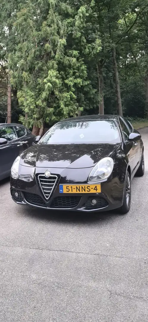 Alfa Romeo Giulietta 1.4 T Distinctive Černá - 1