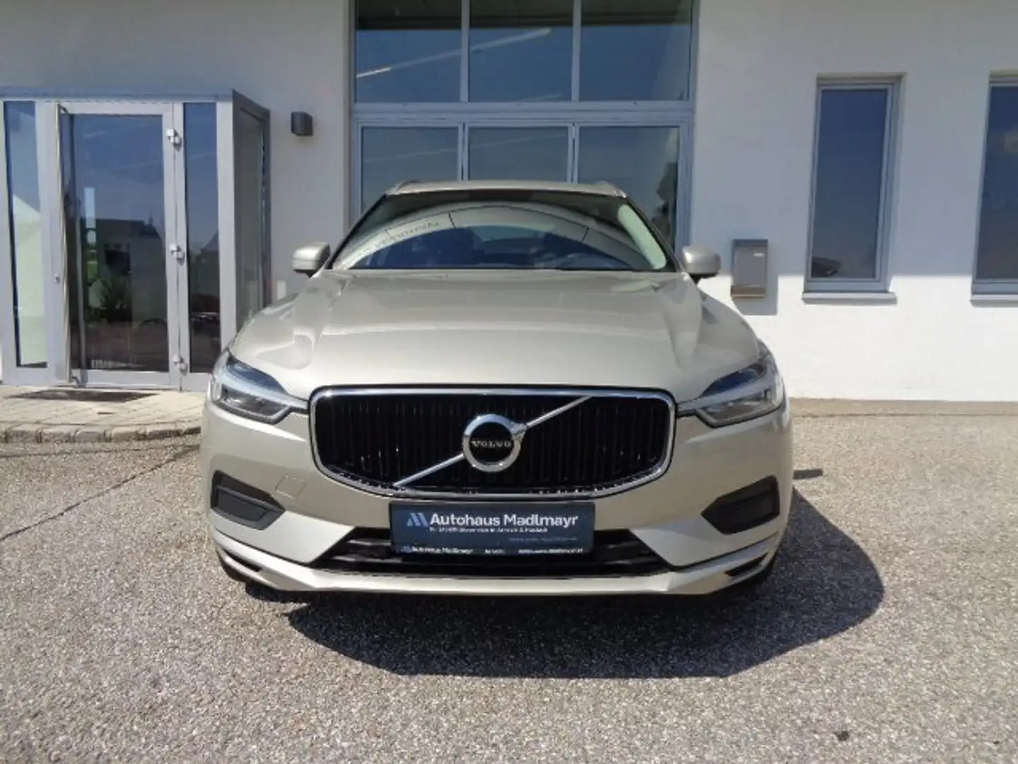 Volvo XC60 Momentum AWD *ERSTBESITZ* - 1