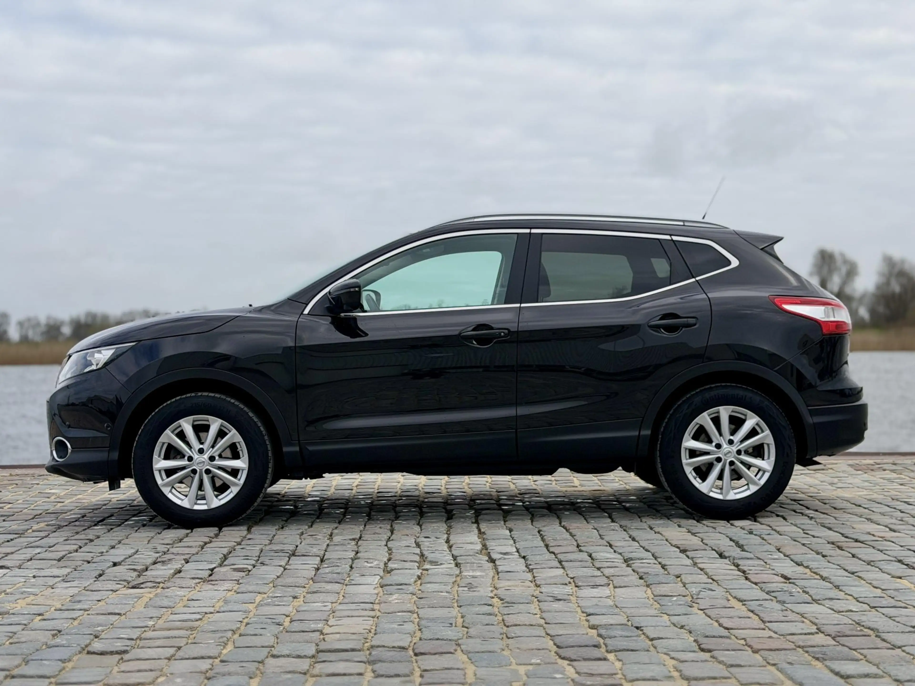 Nissan Qashqai 1.2 Business Edition|Pano Dak|Leer|360*Cam — photo 9