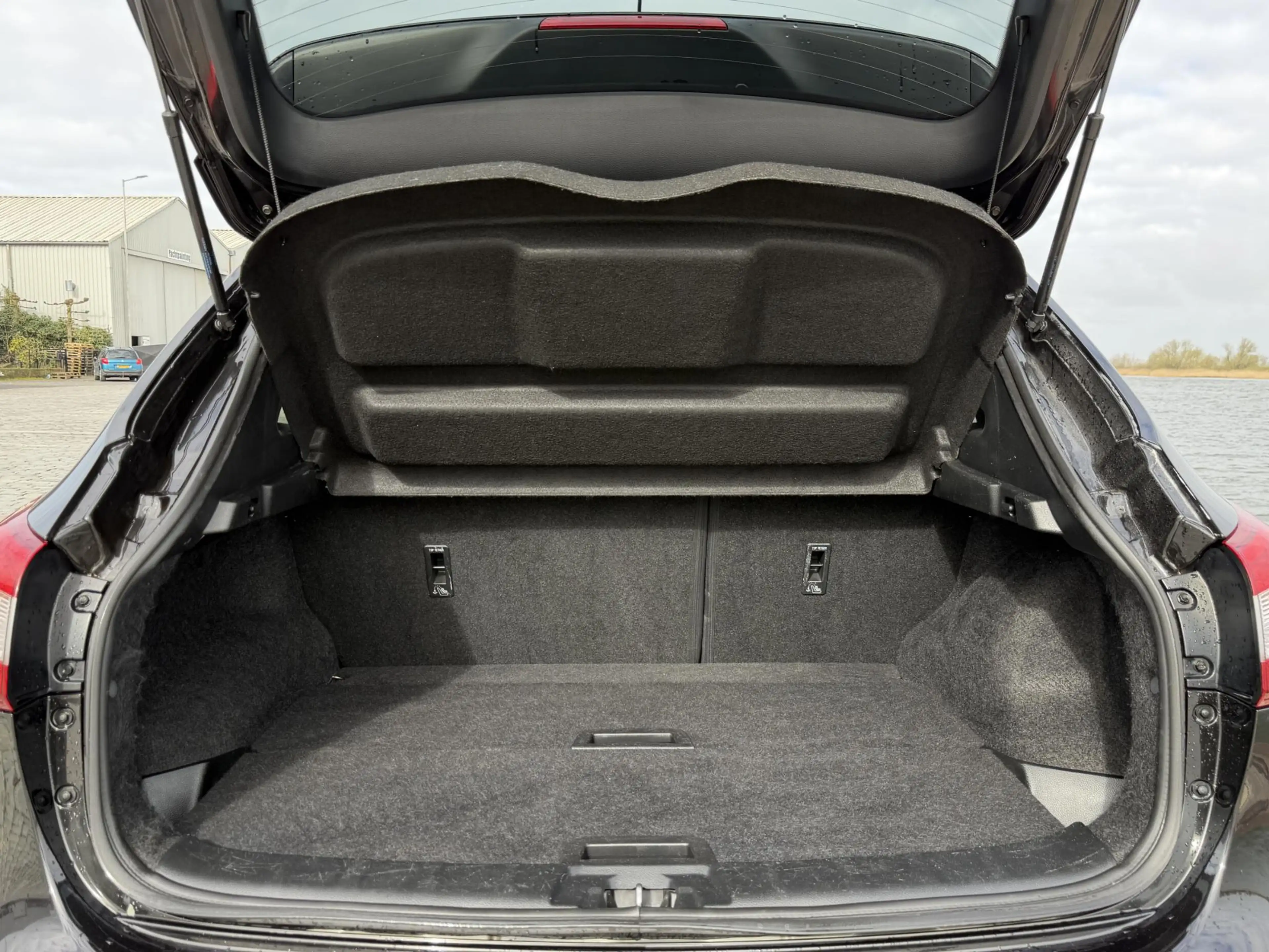 Nissan Qashqai 1.2 Business Edition|Pano Dak|Leer|360*Cam — photo 31