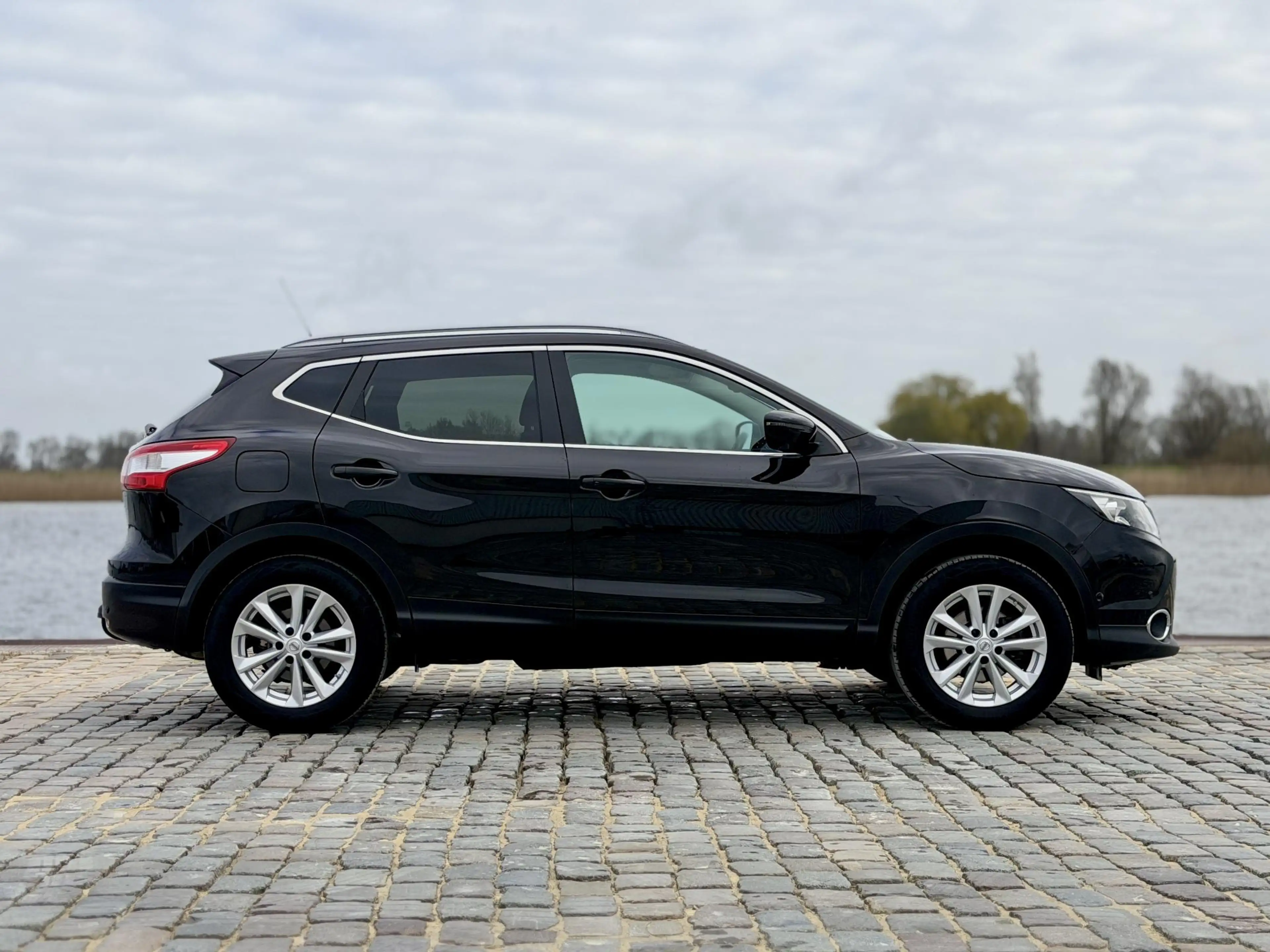 Nissan Qashqai 1.2 Business Edition|Pano Dak|Leer|360*Cam — photo 7