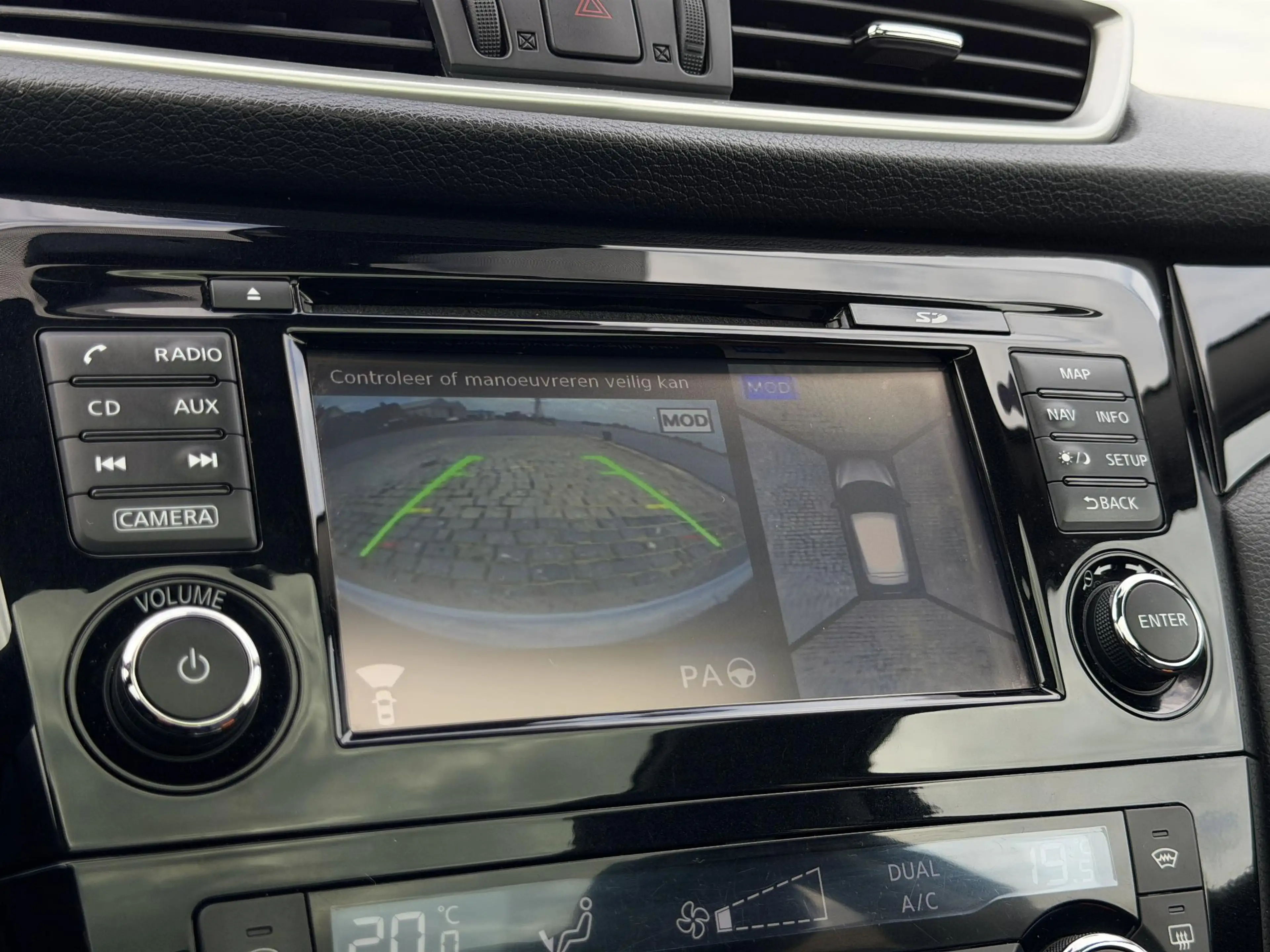 Nissan Qashqai 1.2 Business Edition|Pano Dak|Leer|360*Cam — photo 23