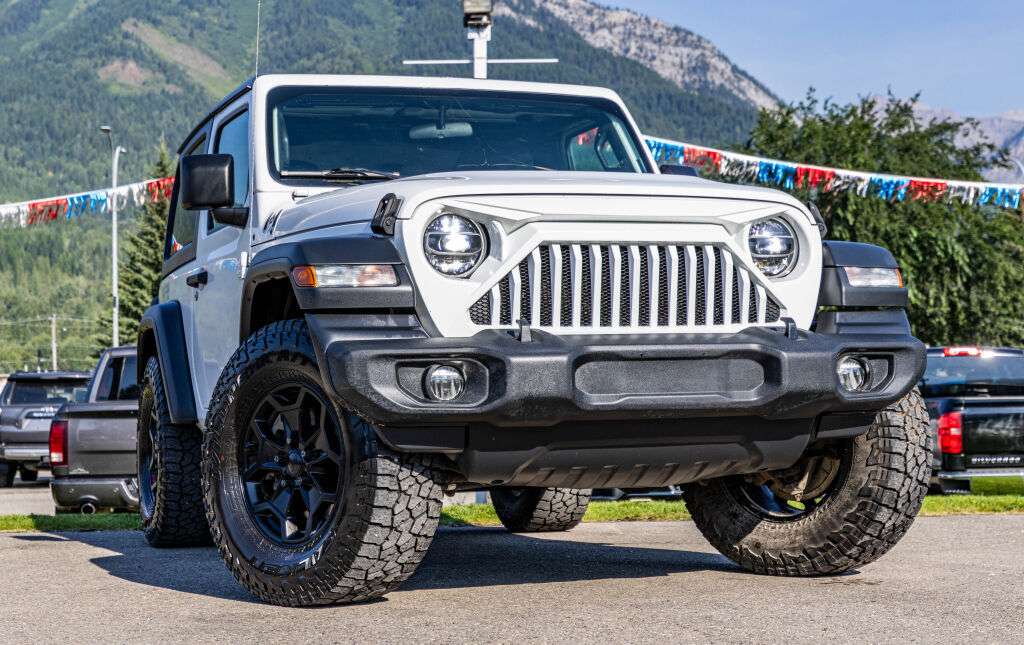 2020 Jeep Wrangler Sport S — снимка 1