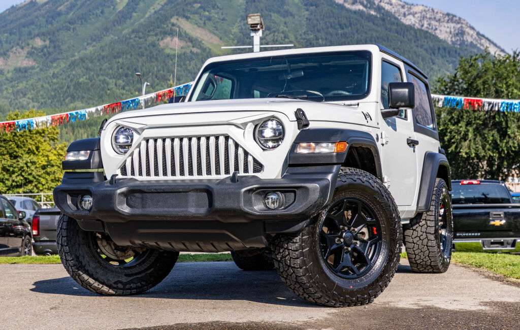 2020 Jeep Wrangler Sport S — снимка 1