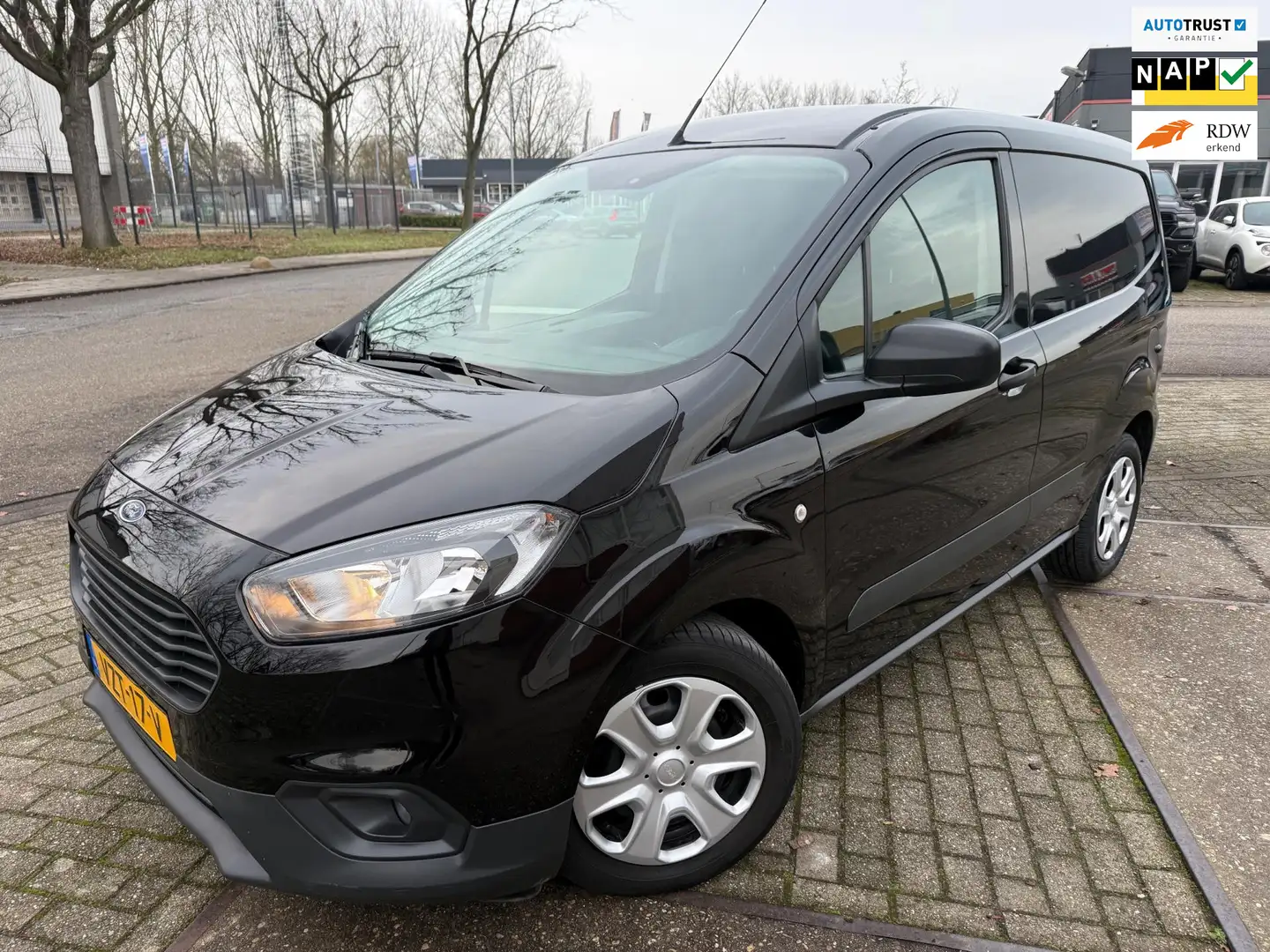 Ford Transit Courier 1.0 Trend EcoBoost 2023 S&S NAVI CAMERA NAP LUX Noir - 1