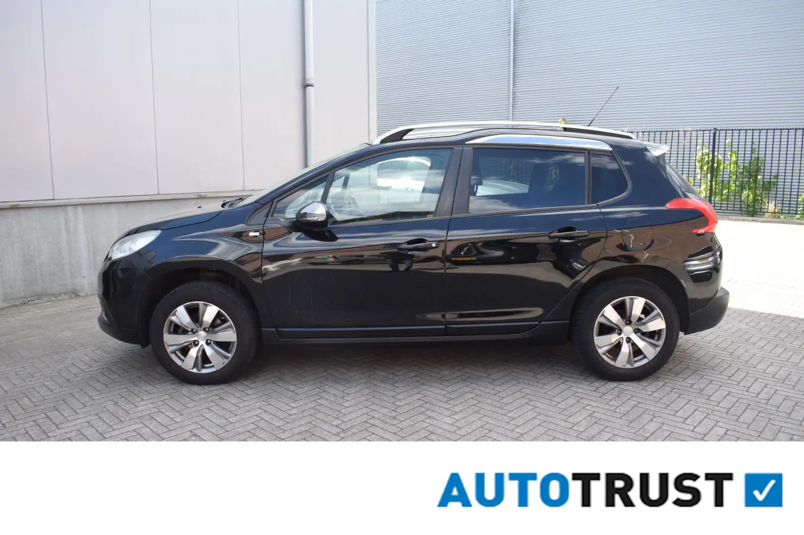 Peugeot 2008 1.2 PureTech 12 mnd GARANTIE 1e Eig DealerOH Pano Zwart - 2