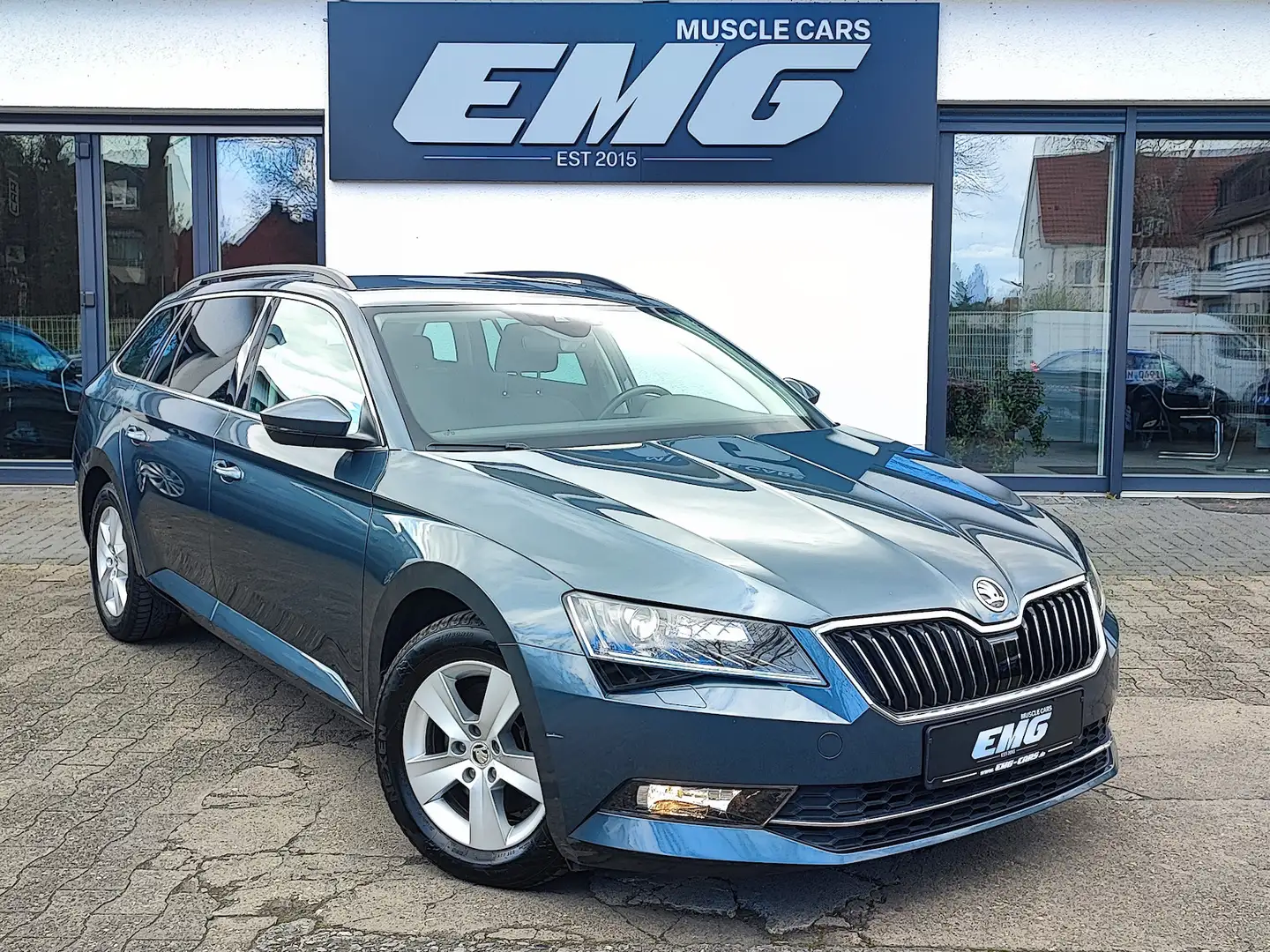 Skoda Superb Combi 2.0 TDI Ambition*NAVI*ACC*SHZ*AHK* Grey - 1