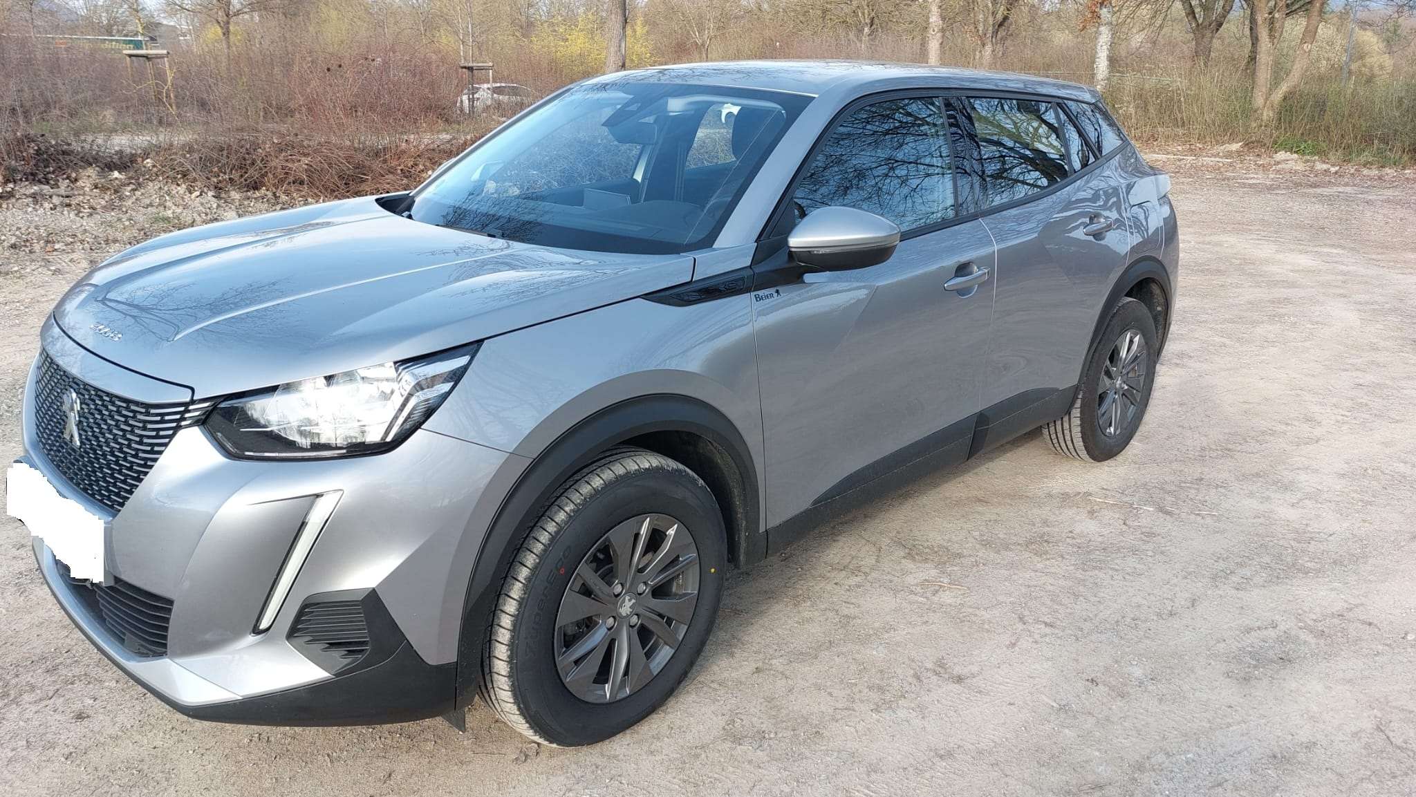 Second hand Peugeot E-2008 