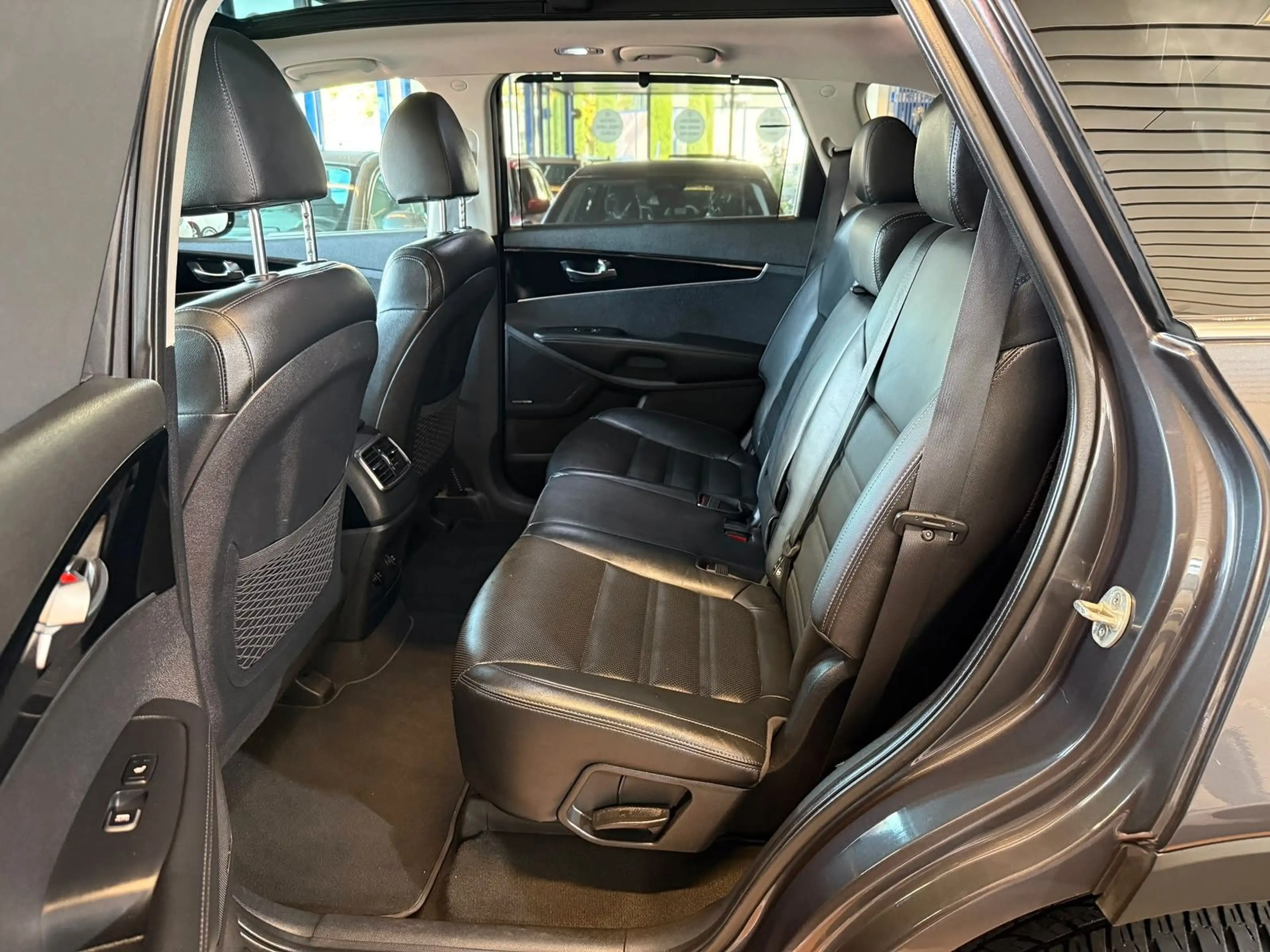 Kia Sorento Platinum Edition 4WD Panorama / 360° Kam — photo 10
