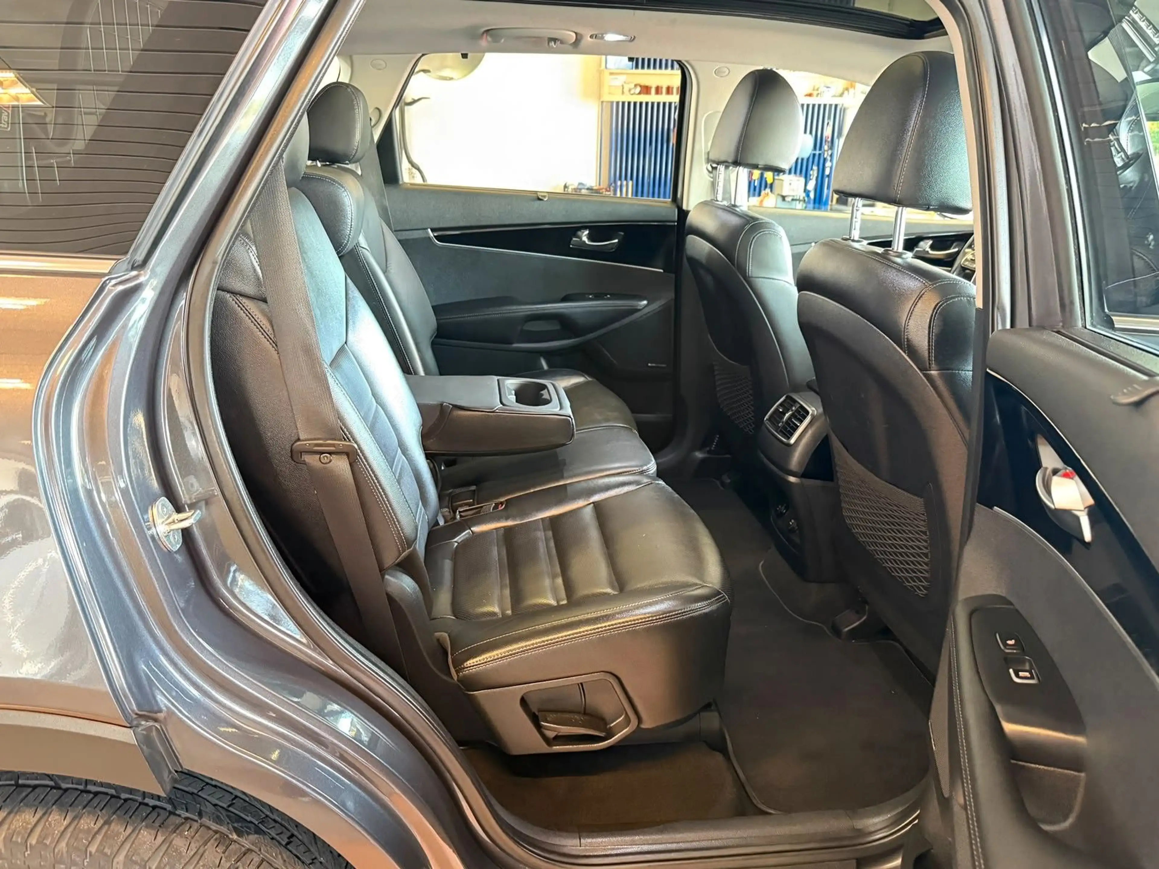 Kia Sorento Platinum Edition 4WD Panorama / 360° Kam — photo 12