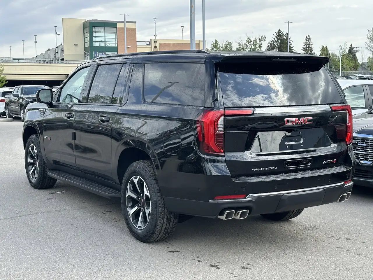 GMC Yukon снимка GMC Yukon