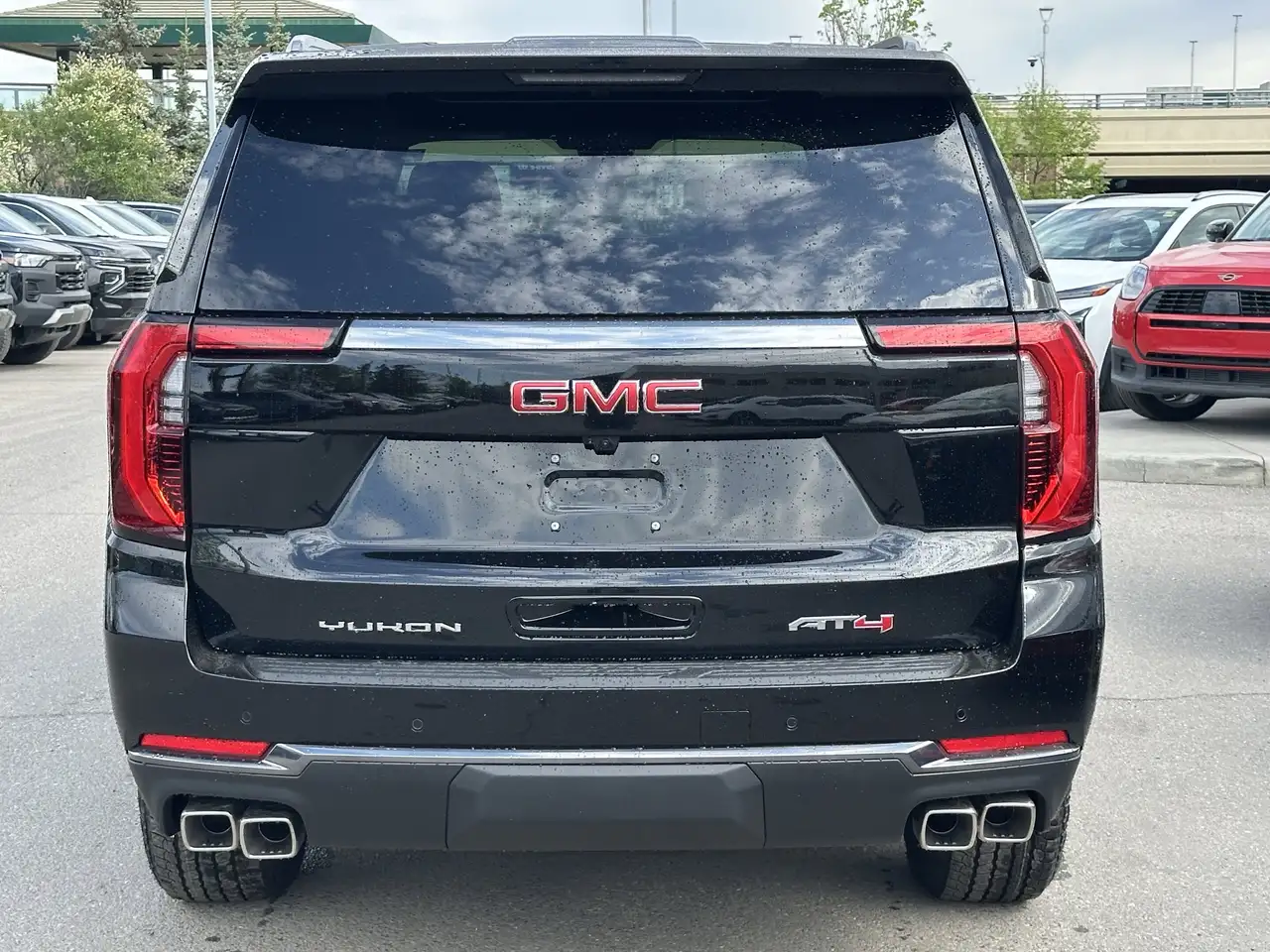GMC Yukon снимка GMC Yukon