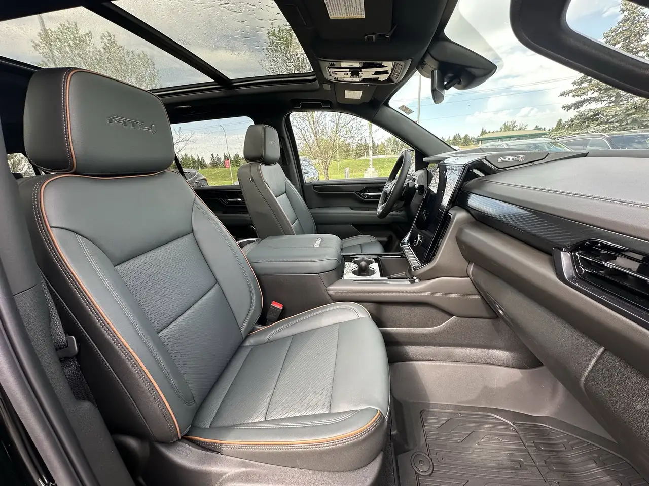 GMC Yukon снимка GMC Yukon