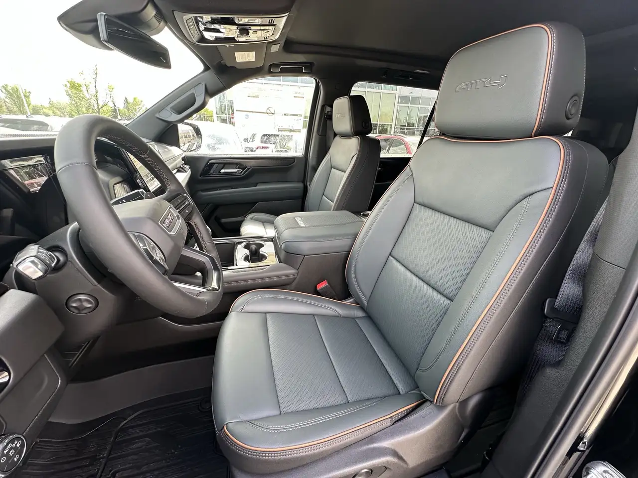 GMC Yukon снимка GMC Yukon
