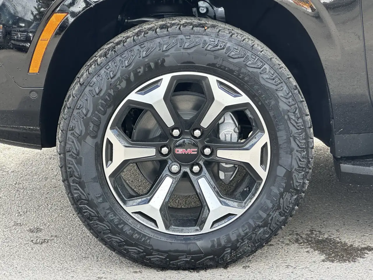 GMC Yukon снимка GMC Yukon