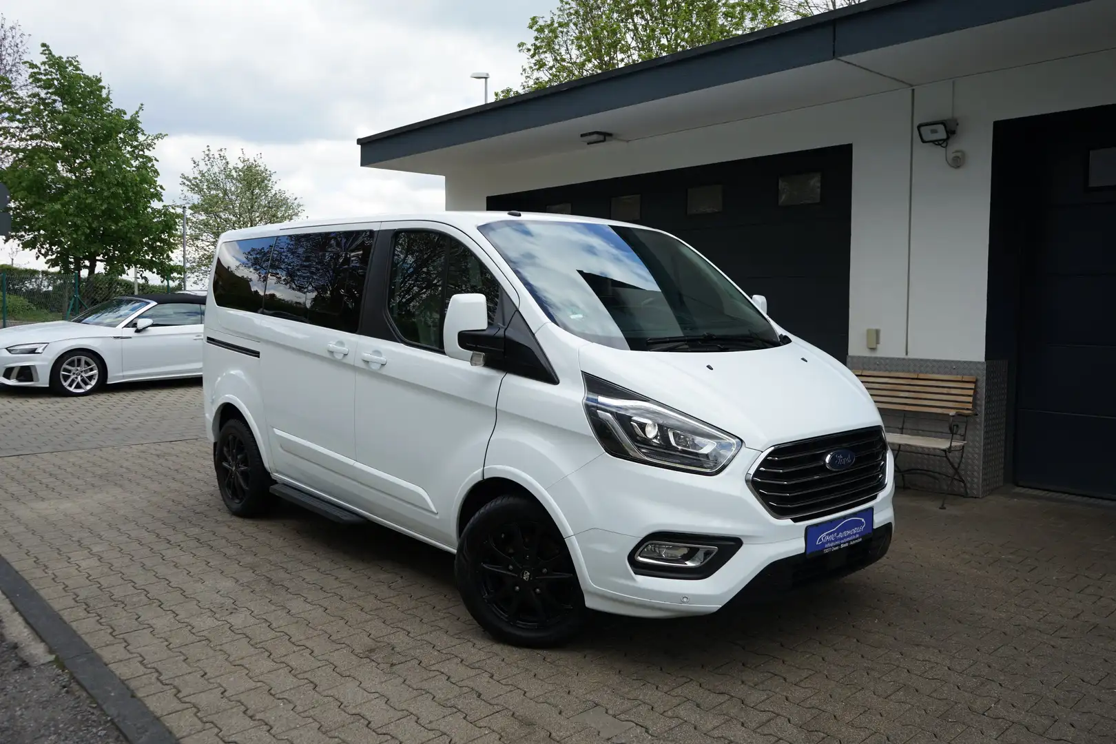 Ford Tourneo Custom 2.0 TDCi Aut. KLIMA+LEDER+NAVI+KAMERA+AHK+ALU+2Hd Weiß - 1