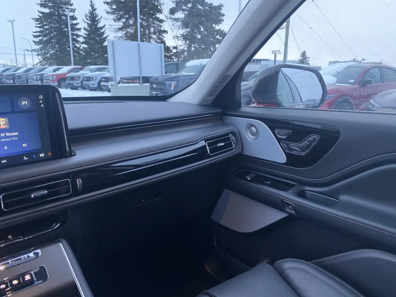 Lincoln Aviator снимка Lincoln Aviator