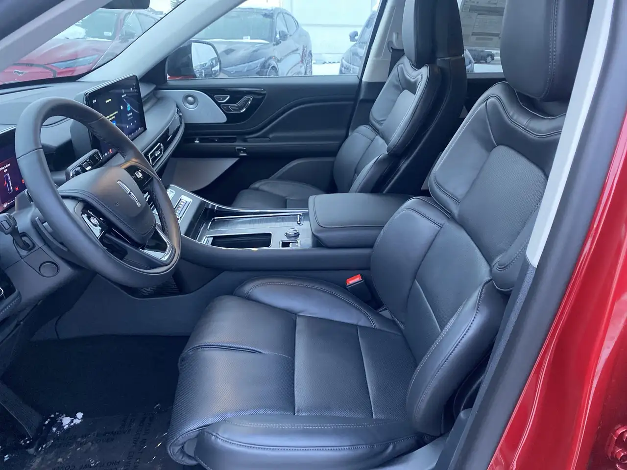 Lincoln Aviator снимка Lincoln Aviator
