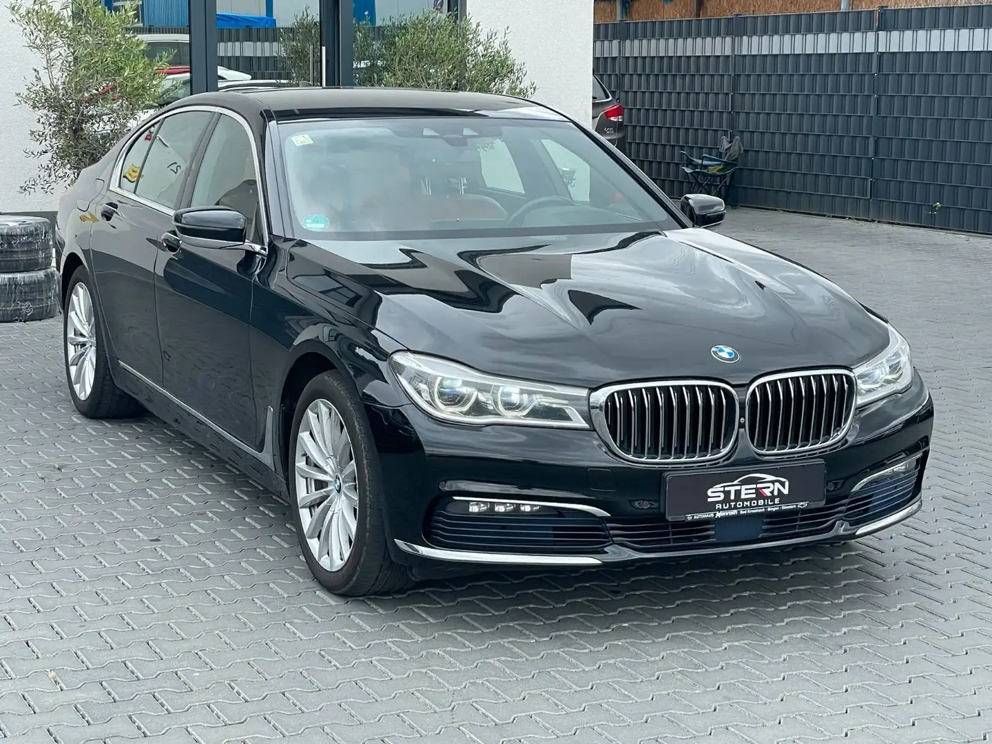 BMW 730 d xDrive Schwarzer dachhimmel 1.Hand 360kamer Nero - 1