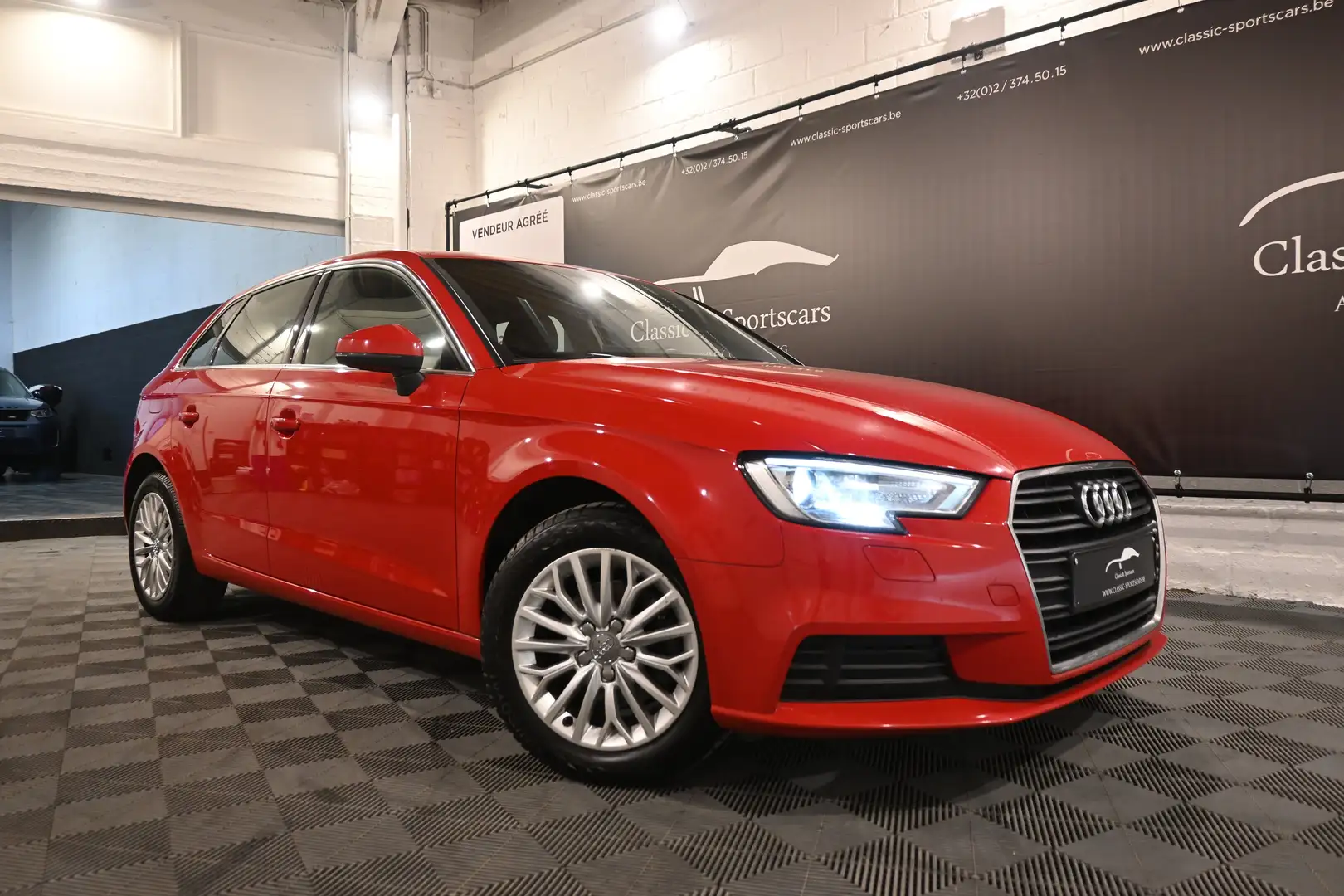 Audi A3 1.6 TDi S-TRONIC / EURO 6b / GPS NAVI / XENON !! Rood - 2