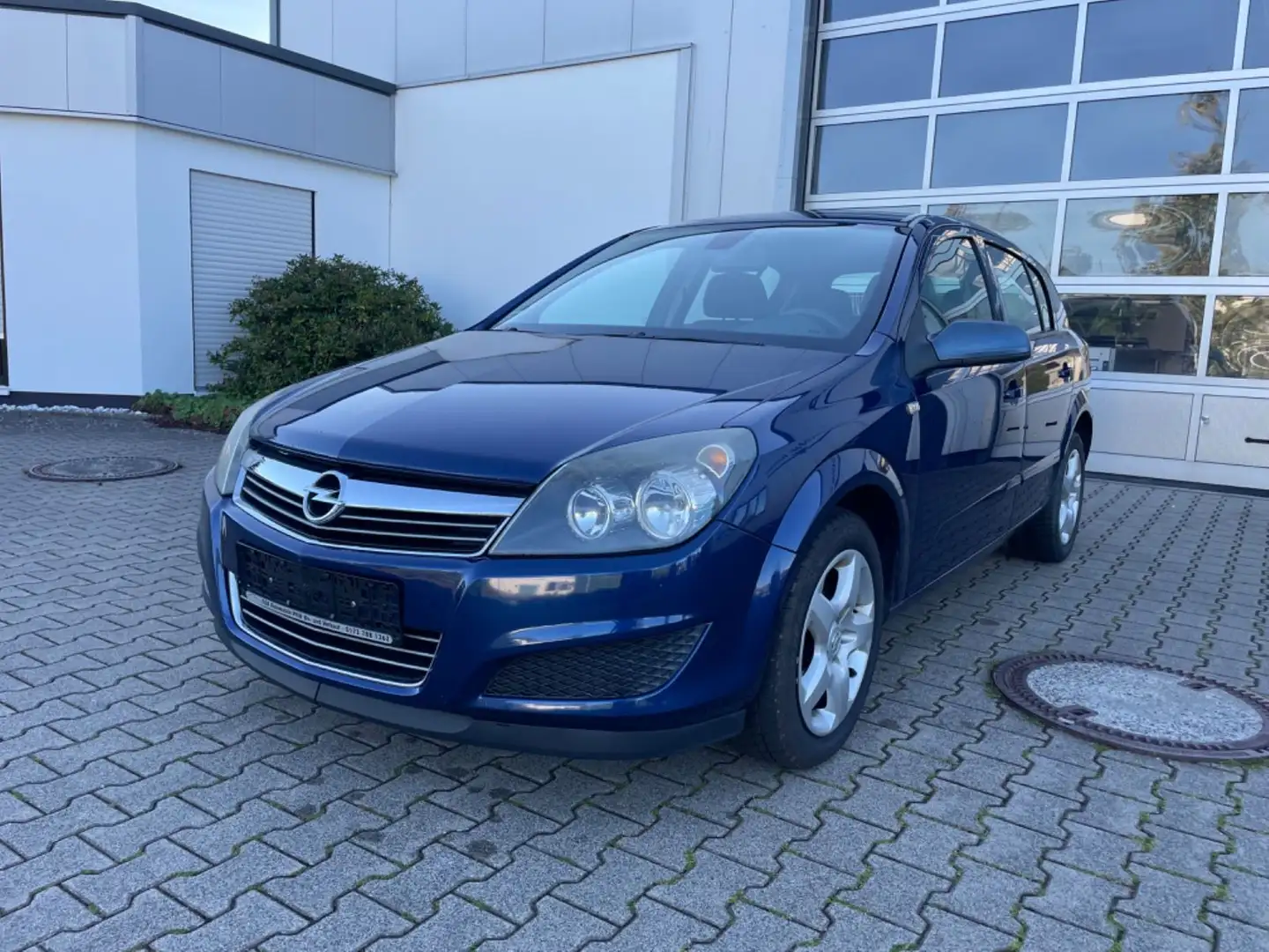 Opel Astra H Lim. Edition Blau - 1