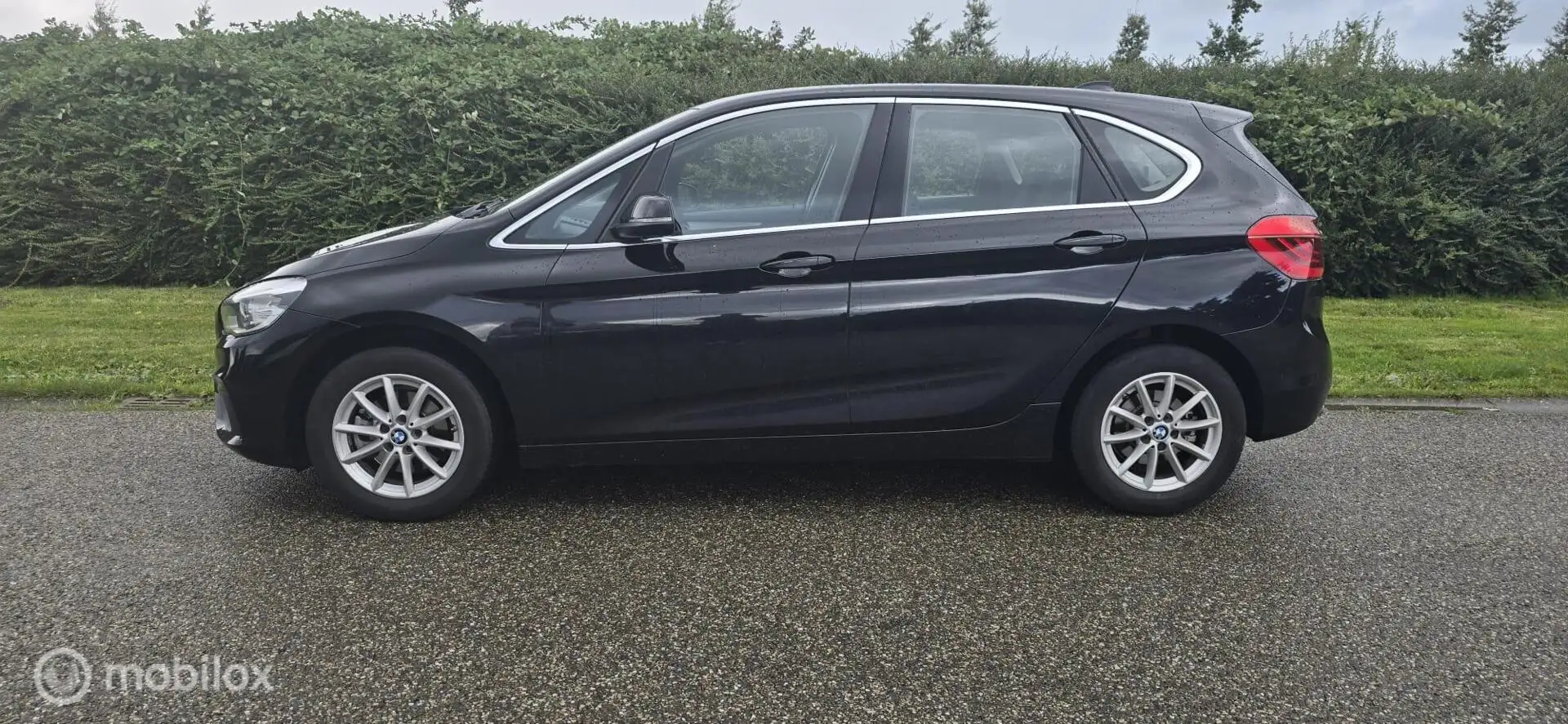 BMW 216 2-serie Active Tourer 216d Executive, Nieuwstaat. Zwart - 2