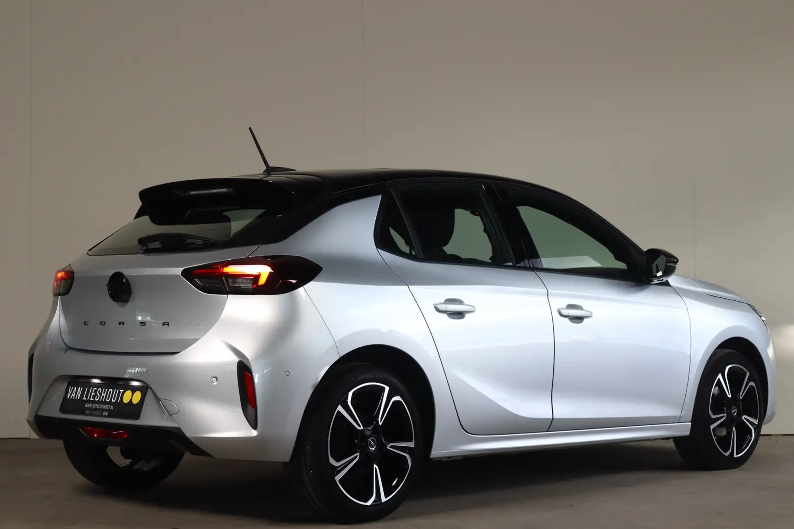 Opel Corsa 1.2 GS-Sport Pano-Dak I Stuur+Stoelverwarming I Sp Zilver - 2