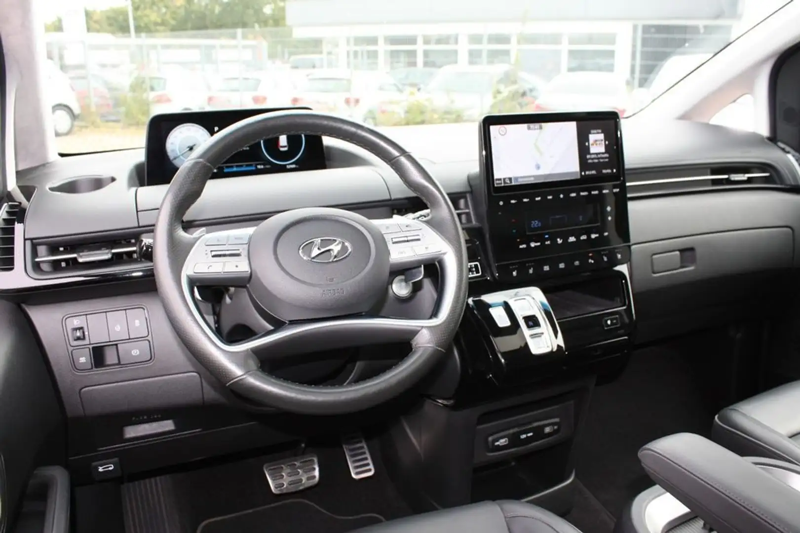 Hyundai STARIA 2.2 AT AWD 7 posti Signature Gri - 2