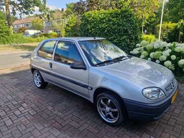 SAXO 1.1i Basis