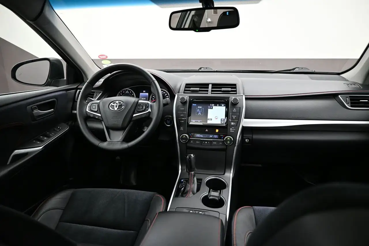 Toyota Camry снимка Toyota Camry