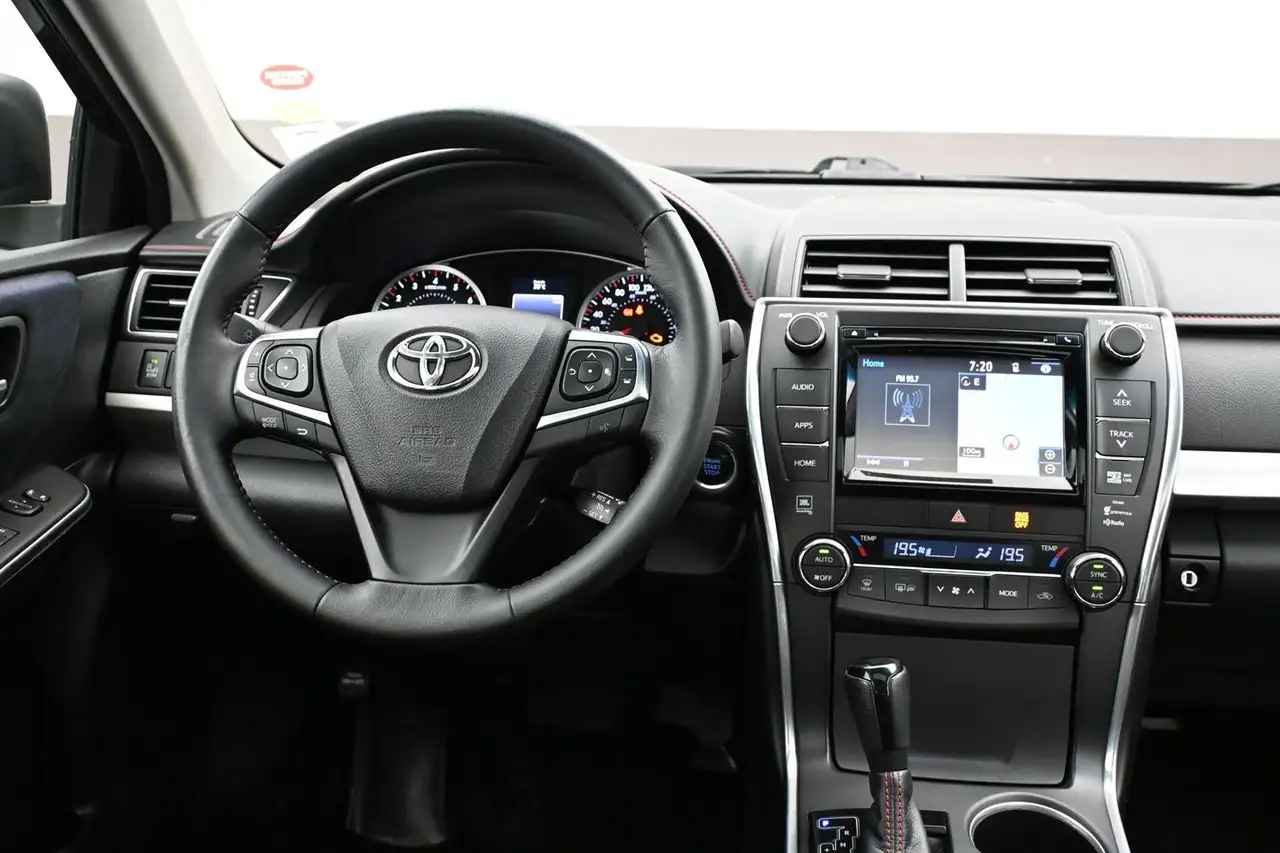 Toyota Camry снимка Toyota Camry